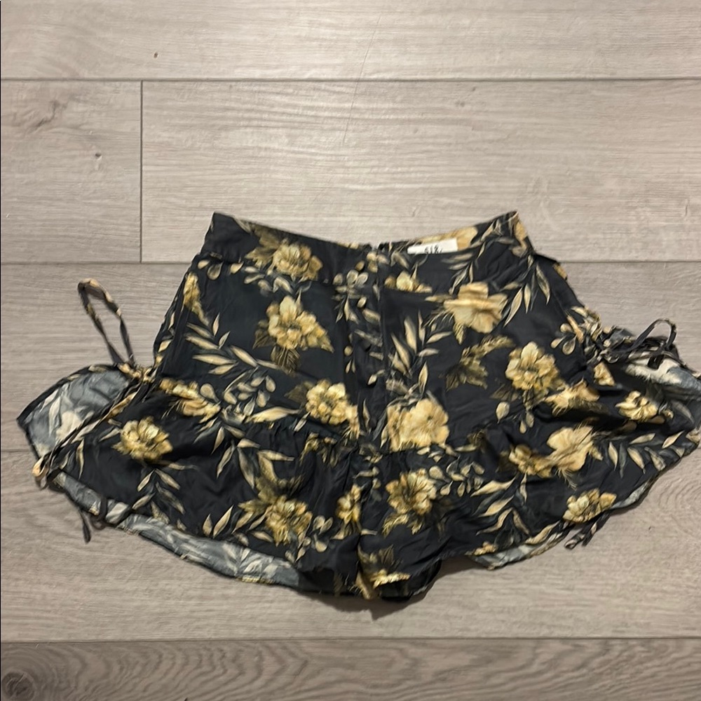SIR. Brand Floral Black and Gold Shorts size 0